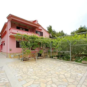 https://apartment-jagoda-bibinje.hotelinzadar.com