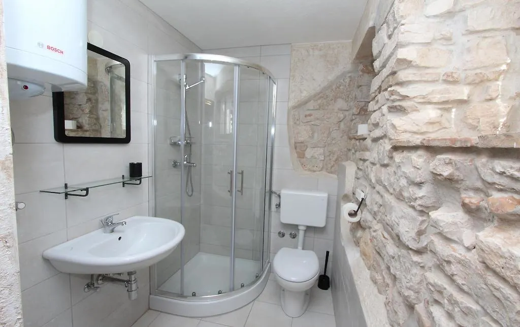 Apartments Midea 2 Rovinj 0*,  Croacia