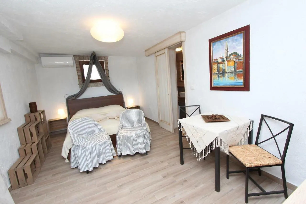 Apartments Midea 2 Rovinj 0*,  Croacia